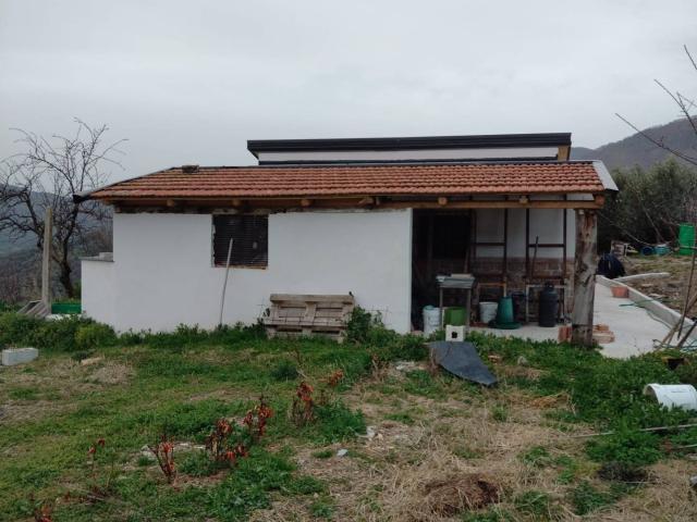 Villa Indipendente in vendita a Montano Antilia, Campania