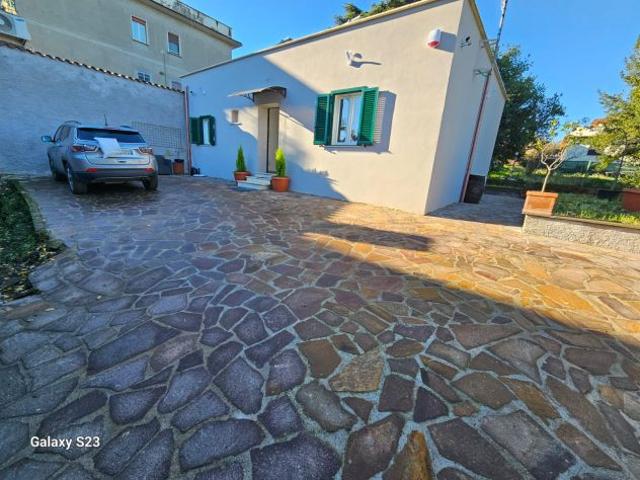 Villa Indipendente in affitto a Villaggio Breda, Roma Capitale