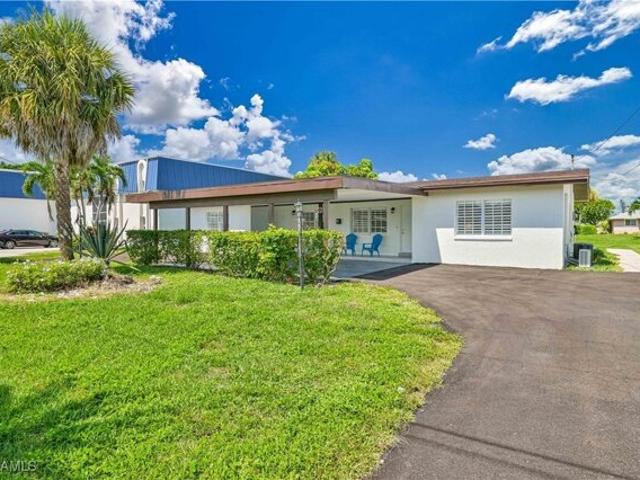 House for sale in Cape Coral House for sale in Cape Coral