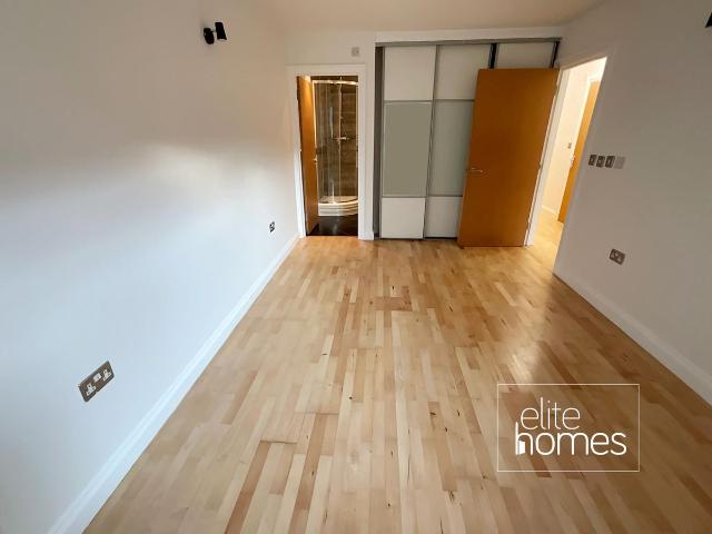 Apartment for rent in Widmore, Greater London