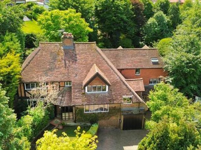 House for sale in Lower Green Esher, Blackhills