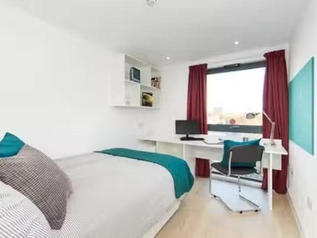 Apartment for rent in The Polygon, City Of Southampton