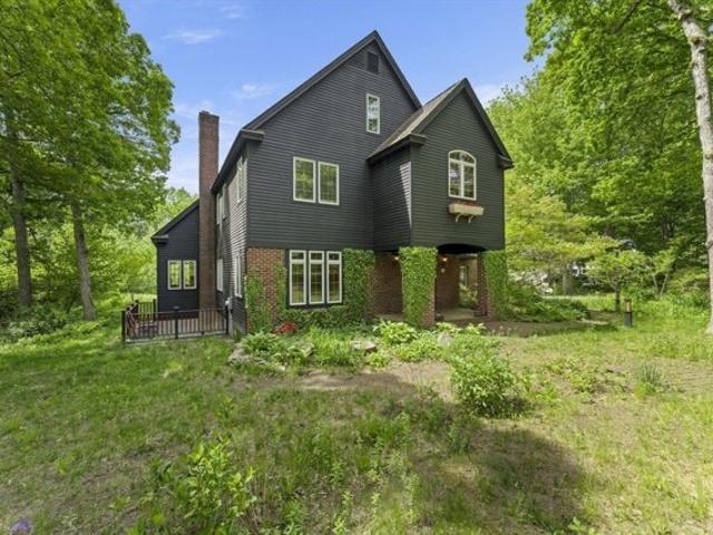 House for sale in Mendon, Massachusetts