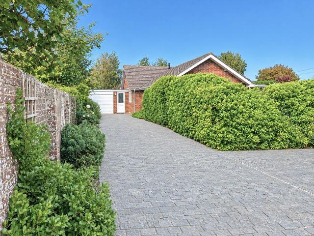House for rent in Littlecote, West Sussex