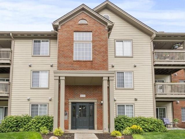 Condo for sale in Lexington