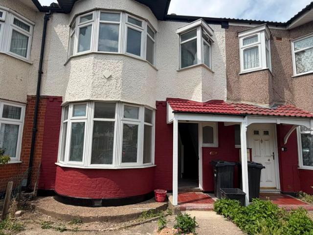 House for rent in Loxford, Greater London