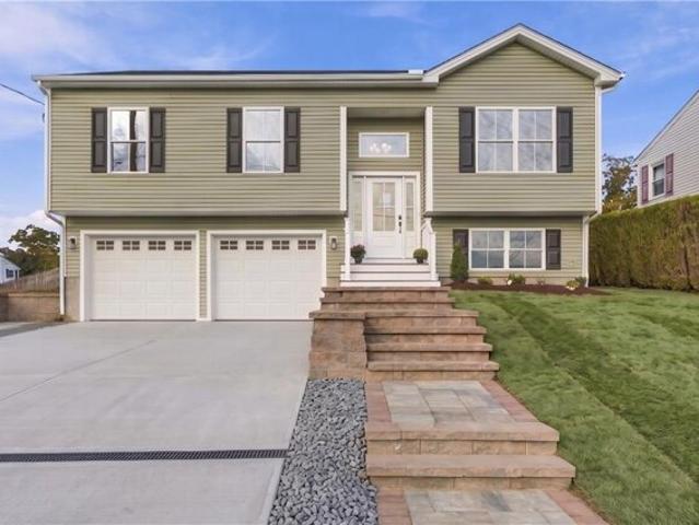 House for sale in Valley Falls, Cumberland