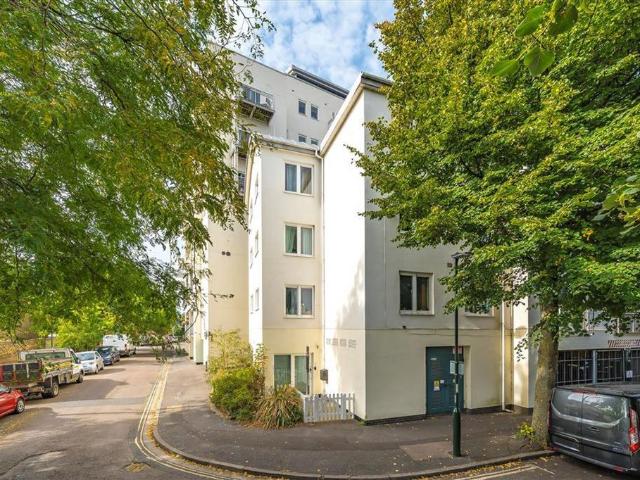 Apartment for rent in London Borough of Richmond upon Thames, Greater London