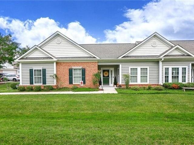 Condo for sale in Suffolk