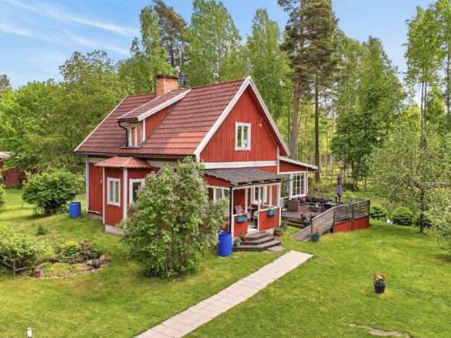 Hus hyra i Högsjö station, Södermanlands län