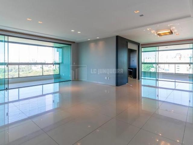 Apartamento venda em Região Geográfica Imediata do Distrito Federal, Região Integrada de Desenvolvimento do Distrito Federal e Entorno