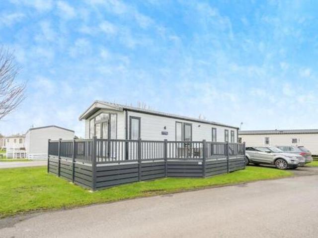 House for sale in Littlecote, West Sussex
