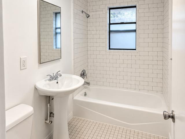 Apartment for rent in Canoga Park, California
