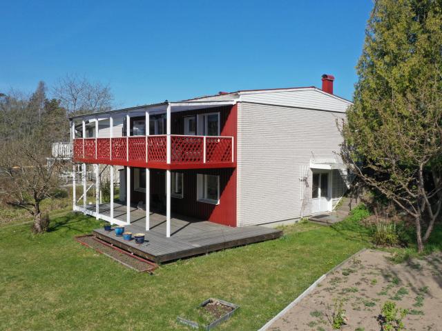 Villa till salu i Salem, Stockholm