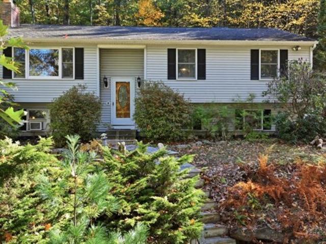 House for sale in Holland, Hampden County