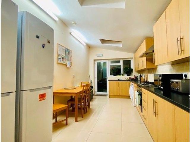Room for rent in Lower Halliford, Surrey