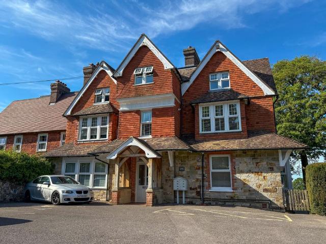 Apartment for rent in Cross In Hand, East Sussex
