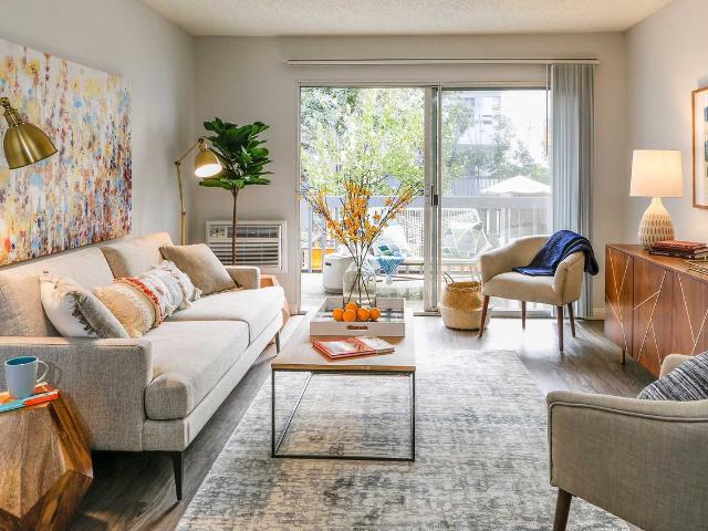 Apartment for rent in Canoga Park, California