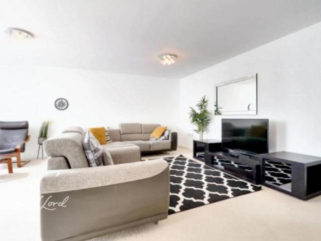 Apartment for rent in Bromley-by-Bow, Poplar Grove