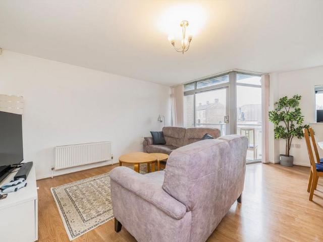 Apartment for rent in Bromley-by-Bow, Poplar Grove
