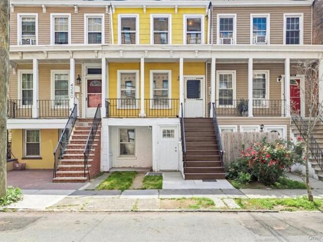 House for sale in The Bronx, Arverne
