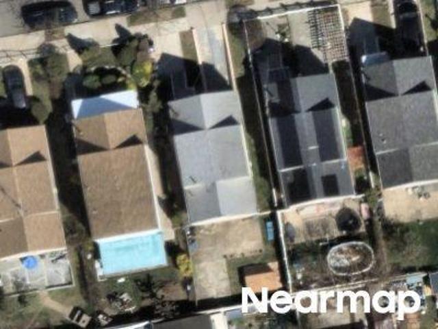 House for sale in The Bronx, Arverne