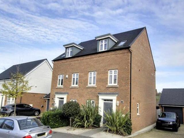 House for sale in Perryfields, West Sussex