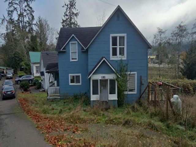 House for sale in Raymond, Washington