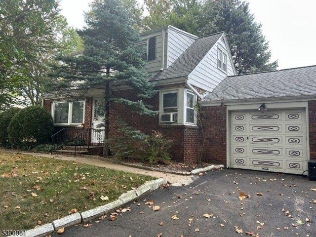 House for sale in Clark, New Jersey