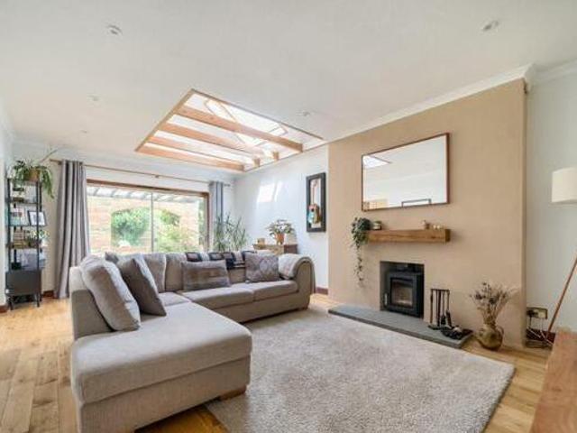 House for rent in Surrey