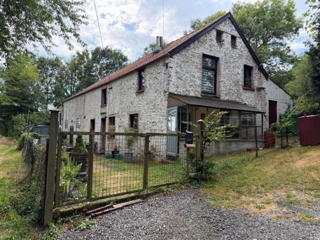 Maison location à Fontaine-l'évêque, Wallonie
