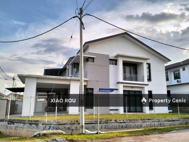 Terraced House for sale in Malaka