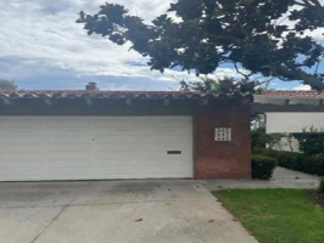 Townhouse for sale in Corona Del Mar, California
