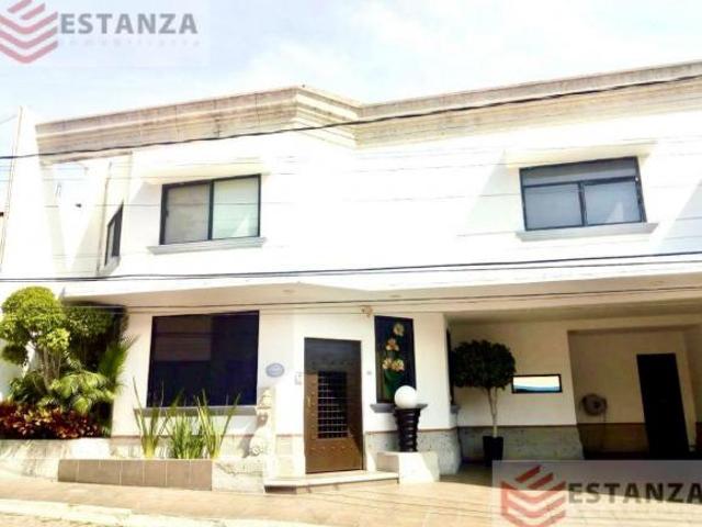 Vista Hermosa Casa CLAVE CS423