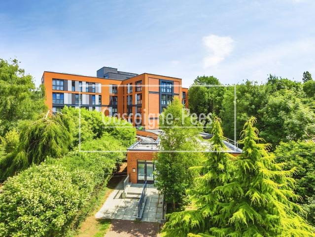 House for rent in Pachesham Park, Surrey