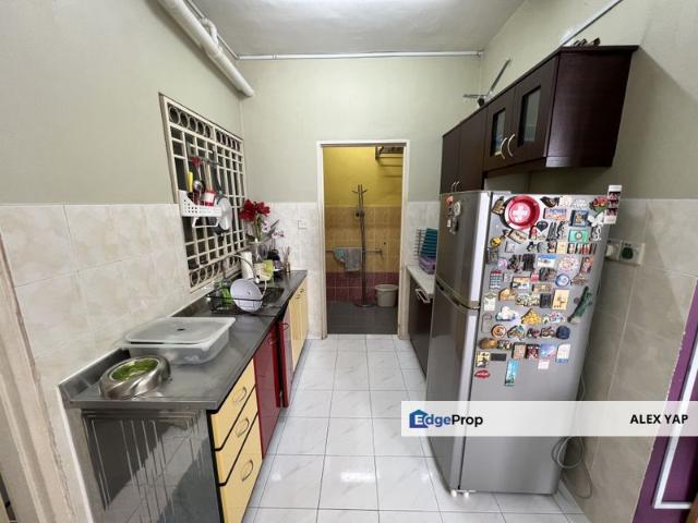 Condominium for sale in Taman Bukit Serdang Seksyen 10, Majlis Bandaraya Subang Jaya