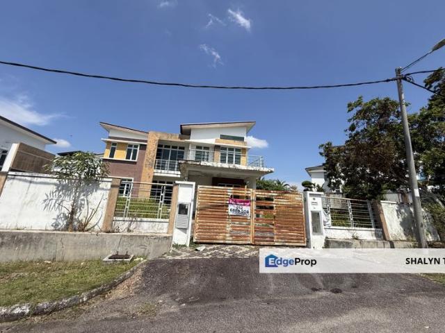 House for sale in Malaka