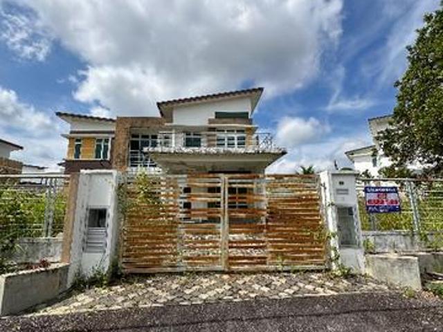 Bungalow for sale in Malaka