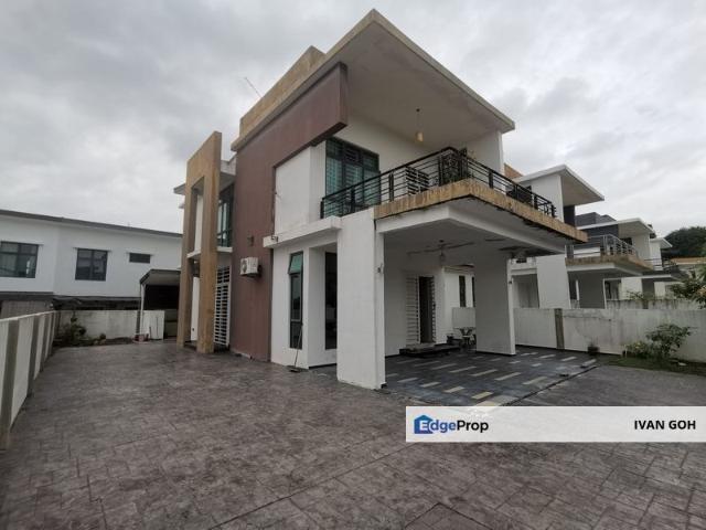 House for sale in Malaka