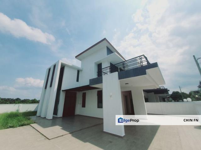House for sale in Malaka