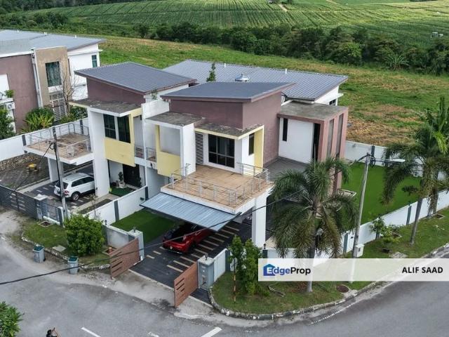 House for sale in Malaka