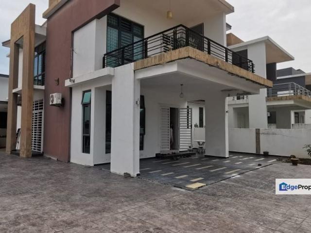House for sale in Malaka