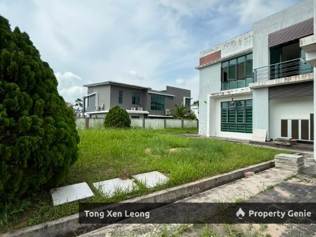 Bungalow for sale in Malaka