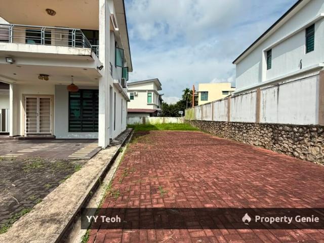 Bungalow for sale in Malaka
