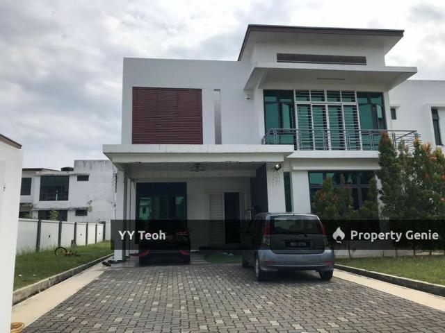 Bungalow for sale in Malaka