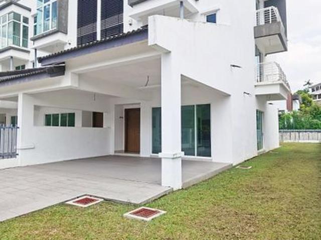 House for sale in Petaling, Damansara Damai