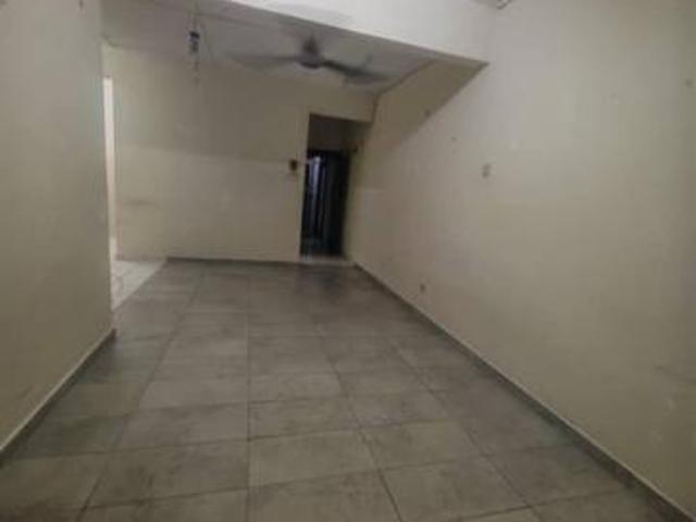 Apartment for sale in Seri Kembangan, Majlis Bandaraya Subang Jaya