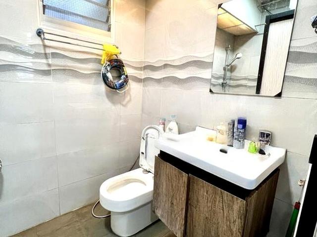 Detached House for sale in 23 North West