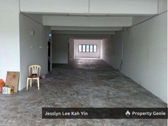 Shop for rent in Kajang, Langat