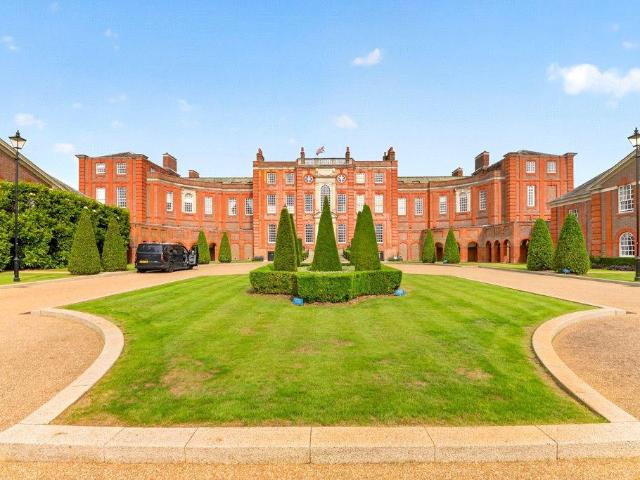 Apartment for rent in Roehampton, Greater London